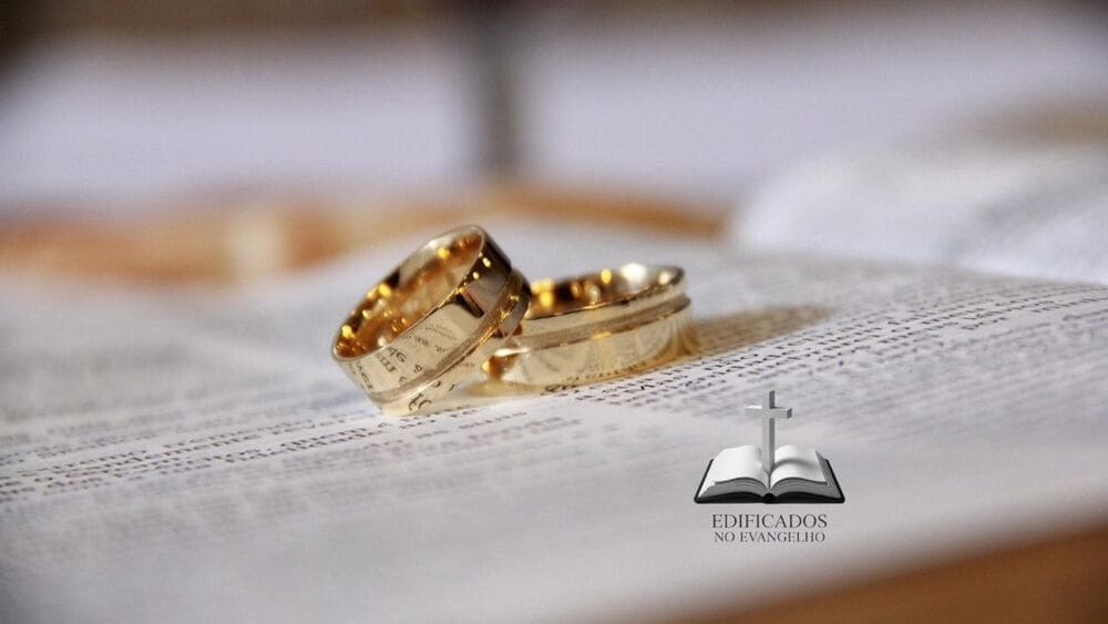 A teologia ilumina o caminho para a felicidade conjugal cristã através do autoconhecimento, perdão e dependência da graça divina para superar expectativas irreais.