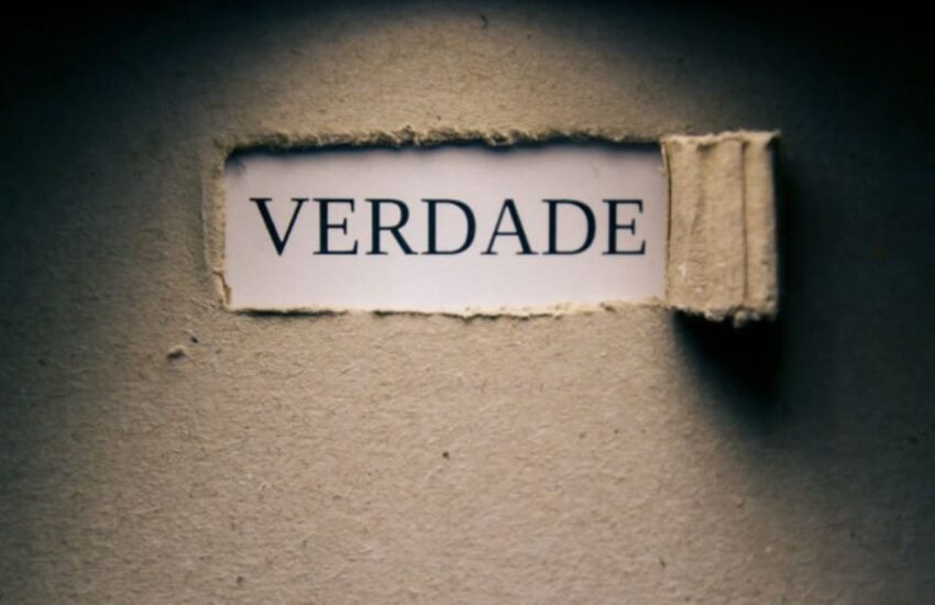 Falar a verdade é mais do que evitar mentiras, é promover a integridade, honrando a Deus e edificando aqueles ao nosso redor com palavras fiéis.
