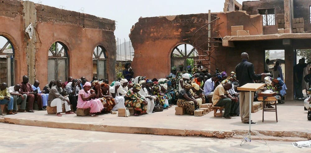 Imagem Igreja perseguida Igreja destruída na áfrica