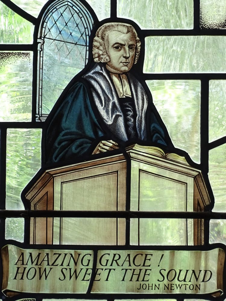 MARAVILHA-GRAÇA-Vitral-de-John-Newton-na-Igreja-de-São-Pedro-e-São-Paulo-em-Olney-Buckinghamshire-onde-Newton-serviu-como-pároco.